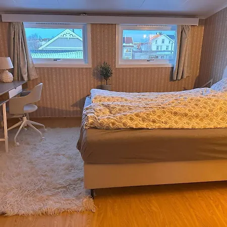 Great House Hamar, Close To Mjosa At Domkirkeodden