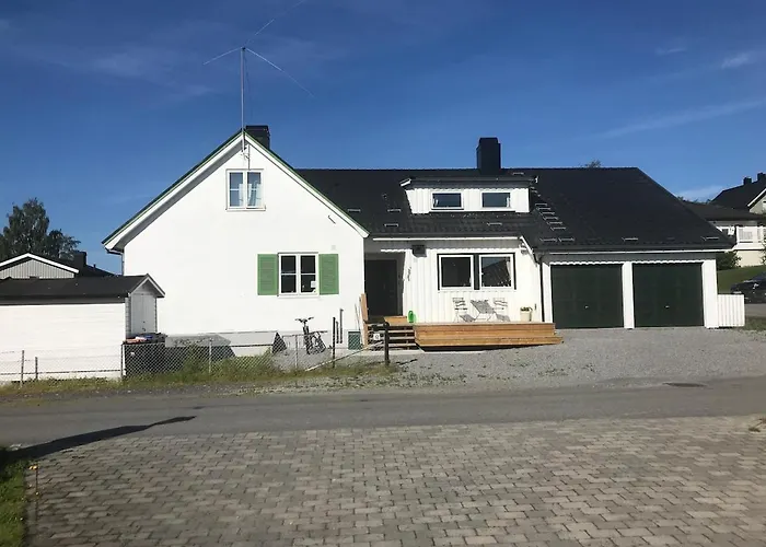 Great House Hamar, Close To Mjosa At Domkirkeodden *